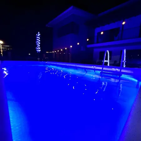 Casa Con Piscina Y Jacuzzi, Vista Al Volcan Tenorio
