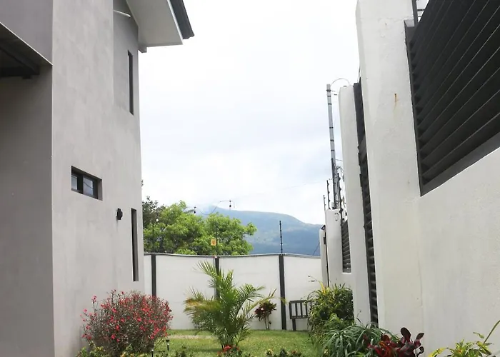 Holiday home Casa Con Piscina Y Jacuzzi, Vista Al Volcan Tenorio