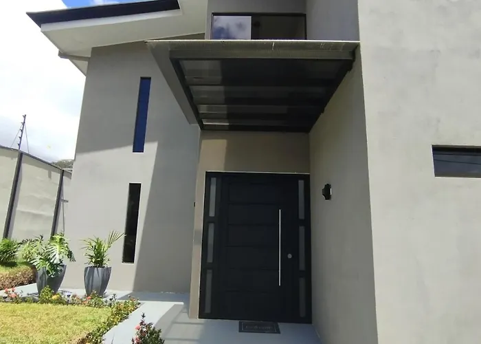 Casa Con Piscina Y Jacuzzi, Vista Al Volcan Tenorio Holiday home *