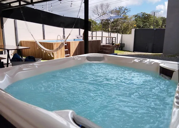 Casa Con Piscina Y Jacuzzi, Vista Al Volcan Tenorio Martirio
