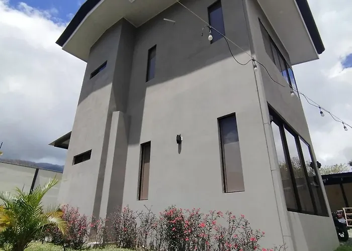 Holiday home Casa Con Piscina Y Jacuzzi, Vista Al Volcan Tenorio