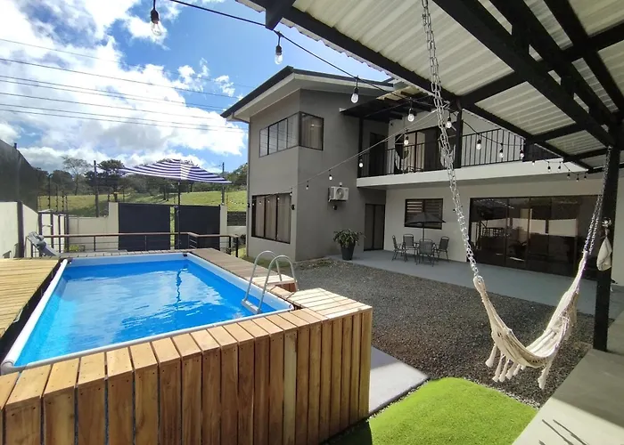 Casa Con Piscina Y Jacuzzi, Vista Al Volcan Tenorio Holiday home *