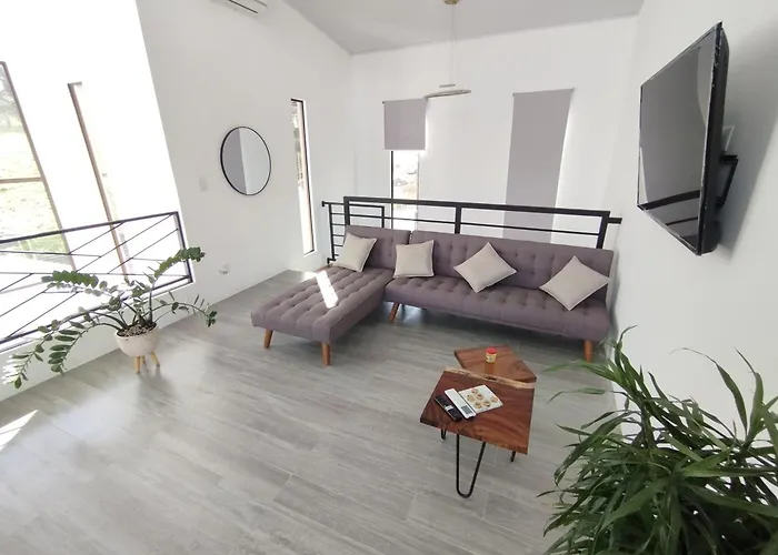 Casa Con Piscina Y Jacuzzi, Vista Al Volcan Tenorio Martirio