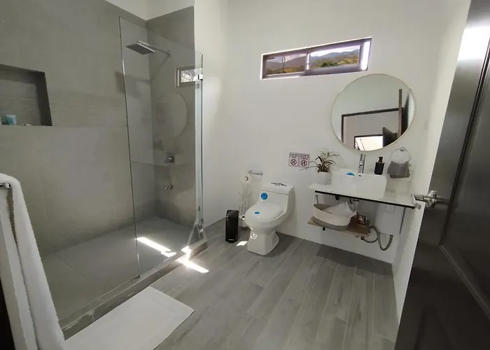 Casa Con Piscina Y Jacuzzi, Vista Al Volcan Tenorio Martirio