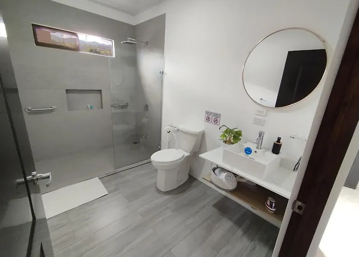 Casa Con Piscina Y Jacuzzi, Vista Al Volcan Tenorio Holiday home *