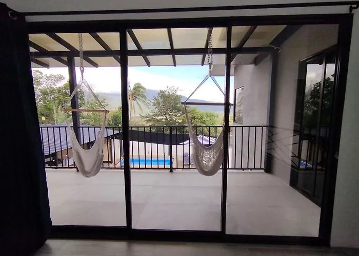 Casa Con Piscina Y Jacuzzi, Vista Al Volcan Tenorio Holiday home